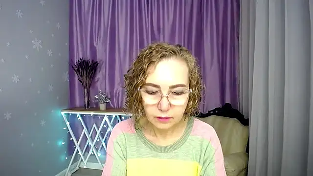 Snapshot of queen_a_n_i chatting on 07/04/26, 07:03 queen a n i online show from 07/04/26, 07:03