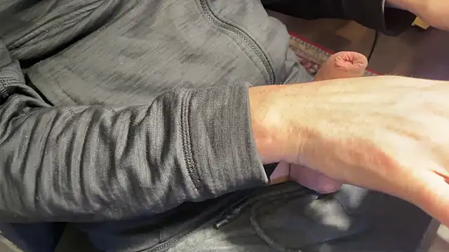 Snapshot of alonglongdidong chatting on 03/11/26, 09:54 alonglongdidong online show from 03/11/26, 09:54