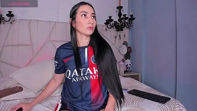 Snapshot of Selenee- chatting on 01/30/25, 02:36 Selenee- online show from 01/30/25, 02:36