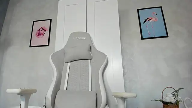 Naila18 online show from 03/08/25, 06:21