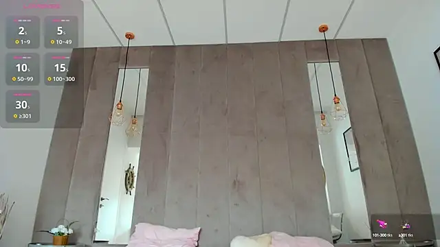 Snapshot of Naila18 chatting on 10/01/25, 06:52 Naila18 online show from 10/01/25, 06:52