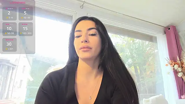 Snapshot of Naila18 chatting on 10/18/25, 07:20 Naila18 online show from 10/18/25, 07:20