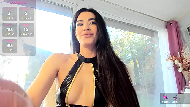 Snapshot of Naila18 chatting on 10/20/25, 07:20 Naila18 online show from 10/20/25, 07:20