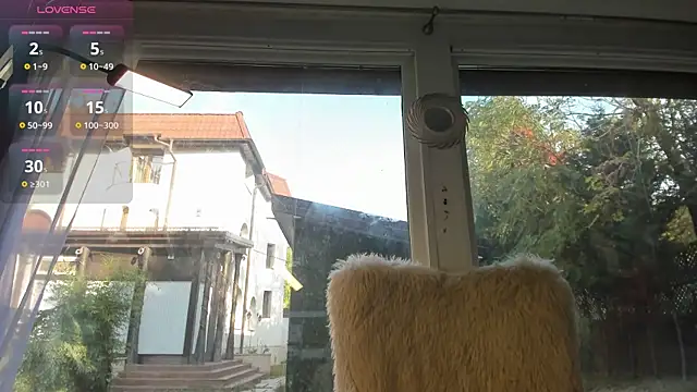 Snapshot of Naila18 chatting on 10/22/25, 06:57 Naila18 online show from 10/22/25, 06:57