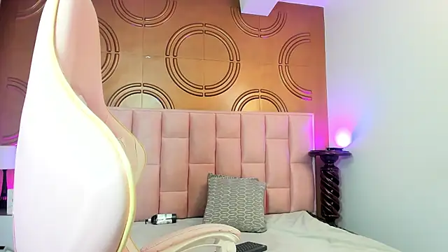 valeriaa19 online show from 03/06/25, 09:03