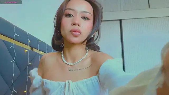 Snapshot of Mia_Tin chatting on 02/06/25, 06:51 Mia Tin online show from 02/06/25, 06:51