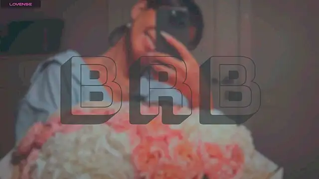 Snapshot of Mia_Tin chatting on 02/08/25, 06:01 Mia Tin online show from 02/08/25, 06:01