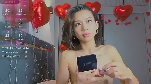 Snapshot of Mia_Tin chatting on 02/13/25, 12:32 Mia Tin online show from 02/13/25, 12:32