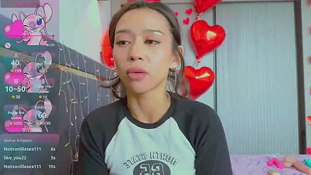 Snapshot of Mia_Tin chatting on 02/16/25, 08:43 Mia Tin online show from 02/16/25, 08:43