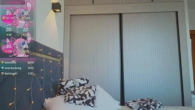 Snapshot of Mia_Tin chatting on 03/20/25, 11:49 Mia Tin online show from 03/20/25, 11:49