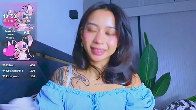 Snapshot of Mia_Tin chatting on 09/28/25, 04:12 Mia Tin online show from 09/28/25, 04:12