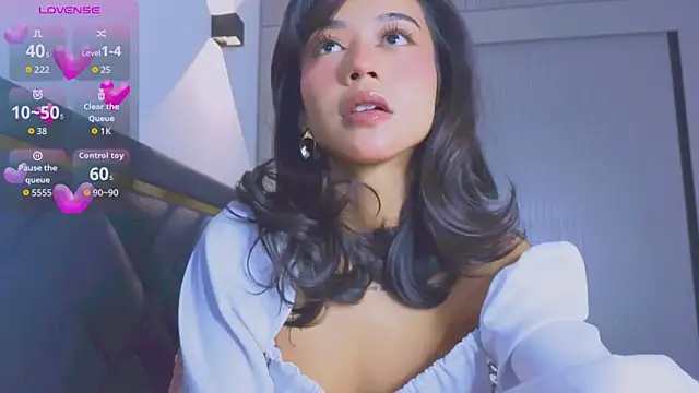 Snapshot of Mia_Tin chatting on 10/22/25, 04:07 Mia Tin online show from 10/22/25, 04:07