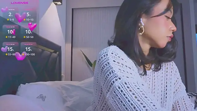 Snapshot of Mia_Tin chatting on 11/06/25, 01:45 Mia Tin online show from 11/06/25, 01:45