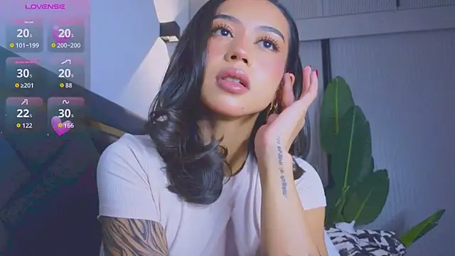 Snapshot of Mia_Tin chatting on 11/07/25, 05:35 Mia Tin online show from 11/07/25, 05:35