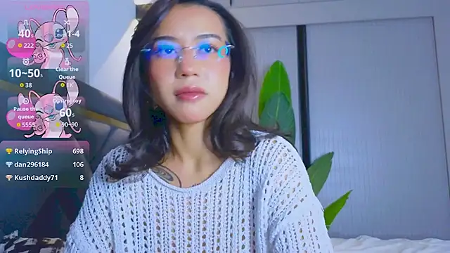 Snapshot of Mia_Tin chatting on 11/15/25, 02:24 Mia Tin online show from 11/15/25, 02:24