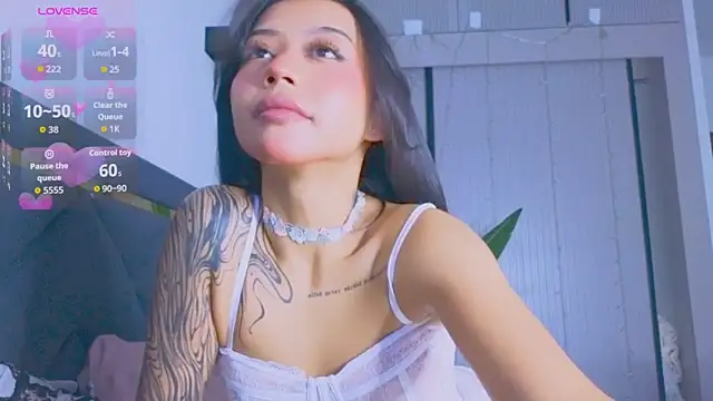 Mia Tin online show from 02/06/26, 01:03