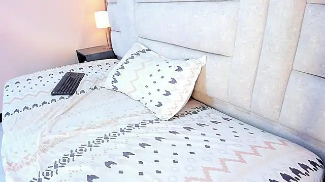 EYMI TOMSOM online show from 02/24/25, 11:43