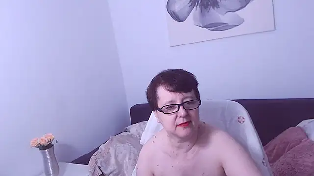 Snapshot of ChristaRose chatting on 09/13/25, 10:31 ChristaRose online show from 09/13/25, 10:31