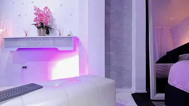 Snapshot of _liathompsom09 chatting on 02/13/25, 08:13 liathompsom09 online show from 02/13/25, 08:13