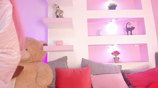  liathompsom09 online show from 12/16/25, 08:03