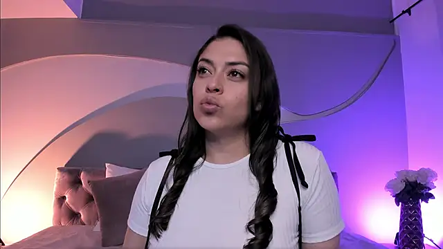 Nicolle W online show from 02/05/25, 11:55