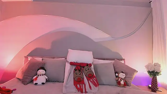 Nicolle W online show from 12/19/25, 12:01