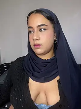 Snapshot of Maryam_yamal chatting on 01/30/25, 08:10 Maryam yamal online show from 01/30/25, 08:10