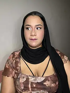 Snapshot of Maryam_yamal chatting on 02/20/25, 09:42 Maryam yamal online show from 02/20/25, 09:42