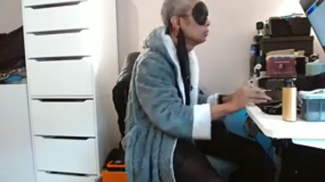 AmateurGuy23 online show from 12/02/25, 04:40