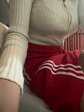 Snapshot of DulceMya6 chatting on 12/17/24, 01:29 DulceMya6 online show from 12/17/24, 01:29