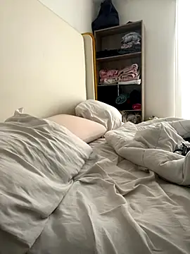 Snapshot of DulceMya6 chatting on 10/08/25, 01:31 DulceMya6 online show from 10/08/25, 01:31