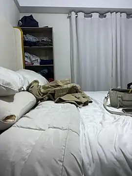 Snapshot of DulceMya6 chatting on 10/19/25, 12:22 DulceMya6 online show from 10/19/25, 12:22