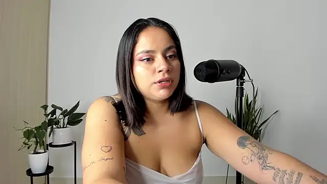 Snapshot of susy_angel chatting on 11/27/25, 11:51 susy angel online show from 11/27/25, 11:51