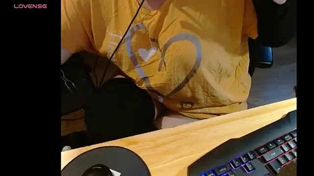 elisacoquineoff online show from 05/24/26, 02:00