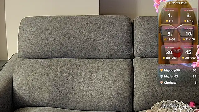 Snapshot of TittyLandQuebec chatting on 03/17/25, 06:07 TittyLandQuebec online show from 03/17/25, 06:07