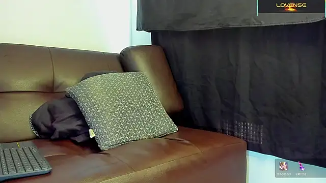 Snapshot of JorsMontero chatting on 11/14/25, 01:10 JorsMontero online show from 11/14/25, 01:10