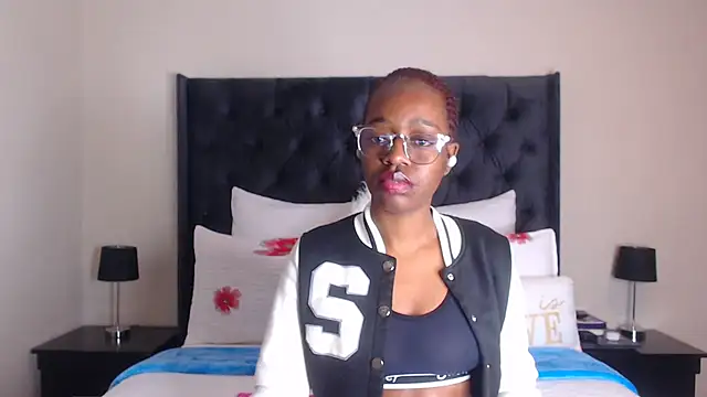 Sexynaughty Gal online show from 12/04/25, 08:06