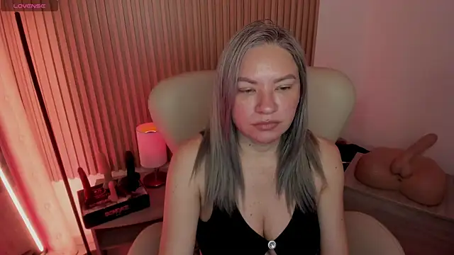 MarianL0ve online show from 03/04/25, 10:57