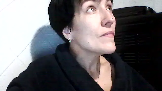 SunnyAmorre online show from 09/29/25, 09:30