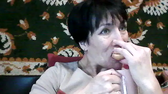 SunnyAmorre online show from 10/06/25, 07:39