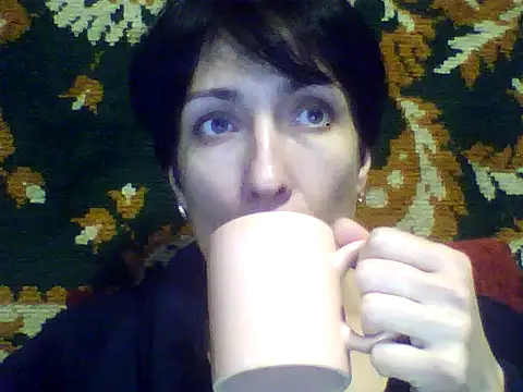 SunnyAmorre online show from 10/22/25, 10:04