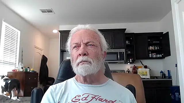 Snapshot of rockpoint69 chatting on 12/19/24, 09:38 rockpoint69 online show from 12/19/24, 09:38