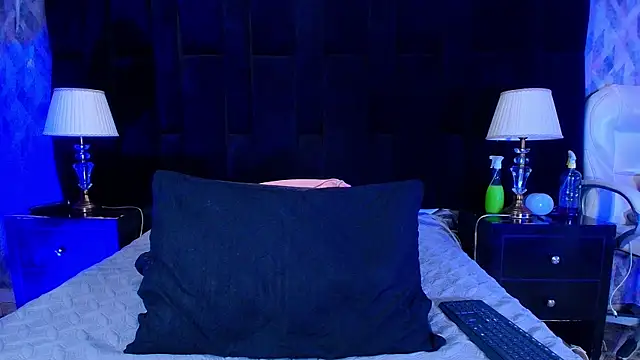 Snapshot of shelsyloreds chatting on 03/07/25, 01:18 shelsyloreds online show from 03/07/25, 01:18