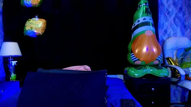 Snapshot of shelsyloreds chatting on 03/13/25, 12:02 shelsyloreds online show from 03/13/25, 12:02