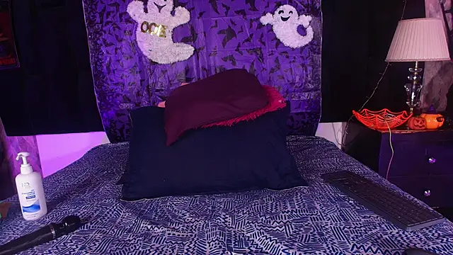 Snapshot of shelsyloreds chatting on 11/04/25, 12:04 shelsyloreds online show from 11/04/25, 12:04