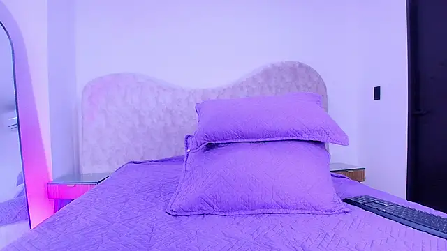 Snapshot of shelsyloreds chatting on 11/23/25, 12:16 shelsyloreds online show from 11/23/25, 12:16