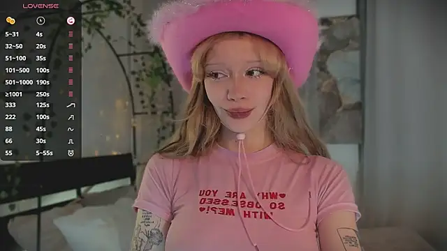 Snapshot of boobsybootie chatting on 06/23/26, 08:29 boobsybootie online show from 06/23/26, 08:29