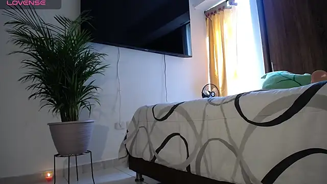 Snapshot of maggie_kay chatting on 01/17/25, 05:51 maggie kay online show from 01/17/25, 05:51