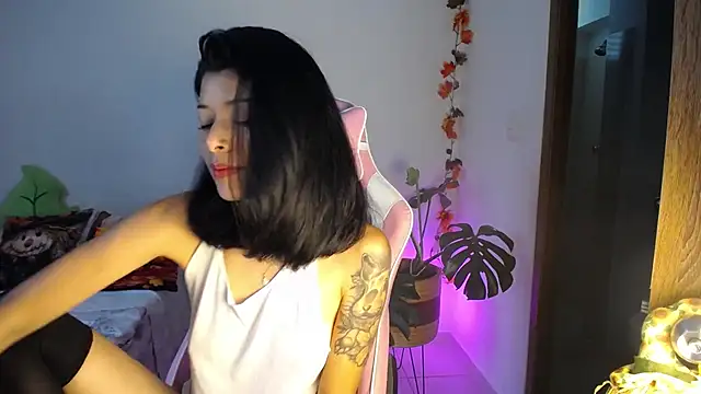 Snapshot of maggie_kay chatting on 10/06/25, 07:11 maggie kay online show from 10/06/25, 07:11