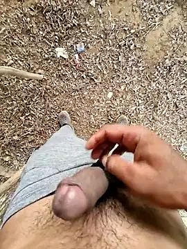 Snapshot of breejs chatting on 09/28/25, 04:40 breejs online show from 09/28/25, 04:40